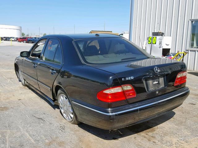 WDBJF65J7YB084212 - 2000 MERCEDES-BENZ E 320 BLACK photo 3