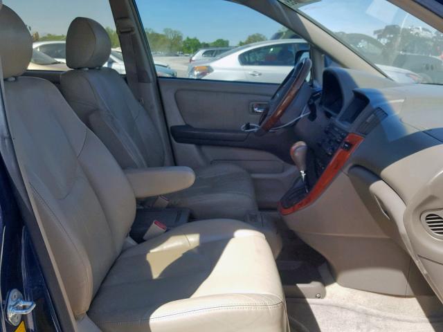 JTJGF10U520120074 - 2002 LEXUS RX 300 BLUE photo 5