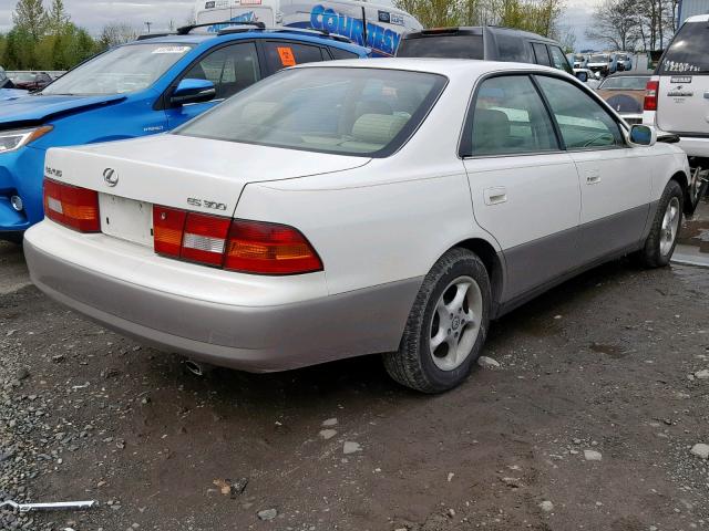 JT8BF22G3V0050149 - 1997 LEXUS ES 300 WHITE photo 4