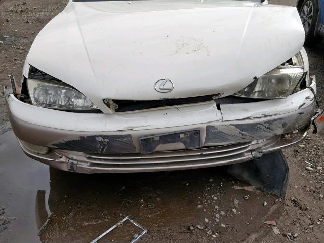 JT8BF22G3V0050149 - 1997 LEXUS ES 300 WHITE photo 7