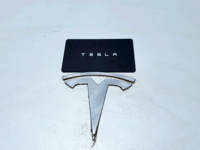 5YJ3E1EB4JF081716 - 2018 TESLA MODEL 3 WHITE photo 9