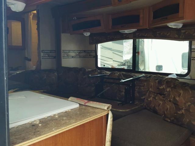 4X4TSVX20DL021604 - 2013 WILDWOOD TRAILER WHITE photo 5