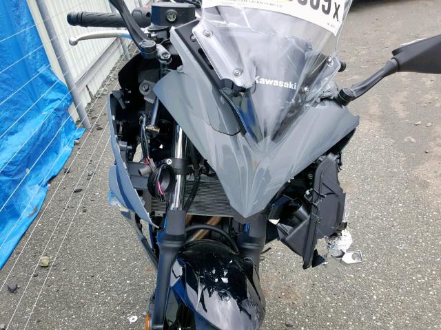 JKAEXEJ11JDA02613 - 2018 KAWASAKI EX650 J ნაცრისფერი ფოტო 9