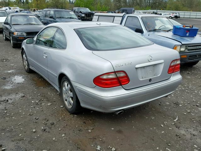 WDBLJ65GX2T121332 - 2002 MERCEDES-BENZ CLK 320 SILVER photo 3