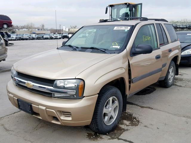 1GNDT13S052232581 - 2005 CHEVROLET TRAILBLAZE GOLD photo 2