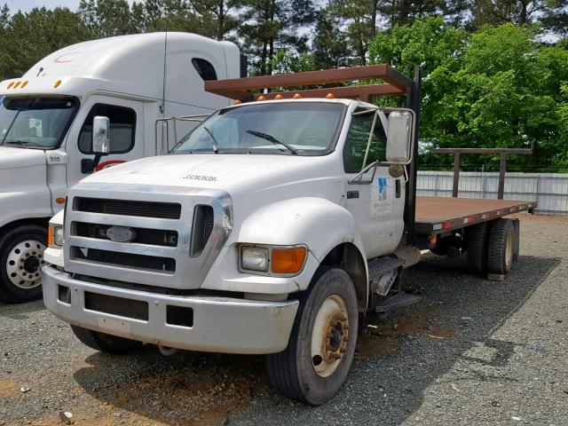 3FRXF75N67V508584 - 2007 FORD F750 SUPER WHITE photo 2