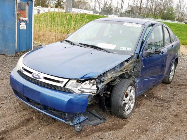 1FAHP36NX9W156839 - 2009 FORD FOCUS SES BLUE photo 2