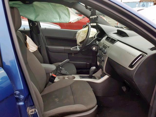 1FAHP36NX9W156839 - 2009 FORD FOCUS SES BLUE photo 5