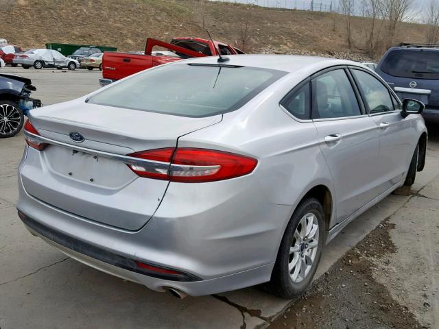 3FA6P0G73HR200834 - 2017 FORD FUSION S SILVER photo 4