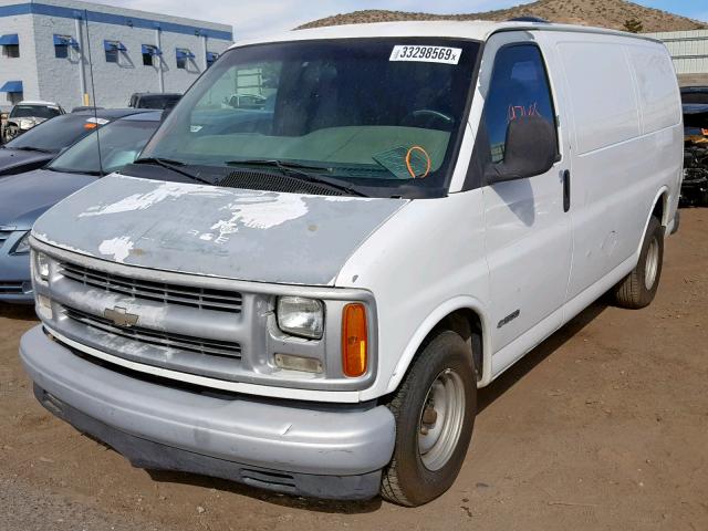 1GCFG15R1Y1213113 - 2000 CHEVROLET EXPRESS G1 WHITE photo 2