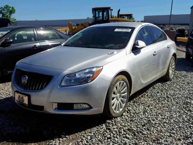 2G4GR5EK8C9165408 - 2012 BUICK REGAL SILVER photo 2