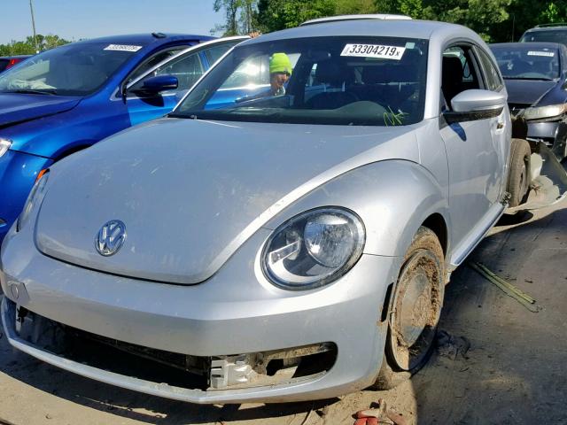 3VWJX7AT0CM612666 - 2012 VOLKSWAGEN BEETLE SILVER photo 2