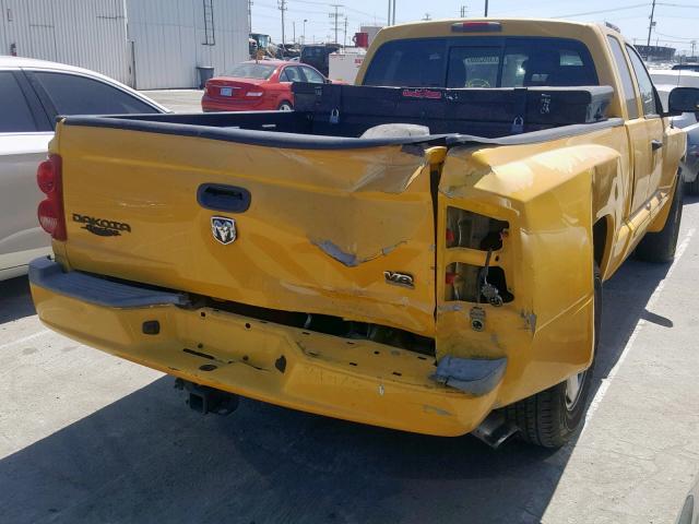 1D7HE42J46S610892 - 2006 DODGE DAKOTA SLT YELLOW photo 4