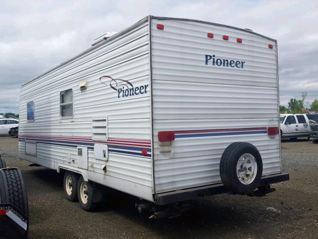 1EB1T232432305271 - 2003 FLEETWOOD PIONEER  WHITE photo 3