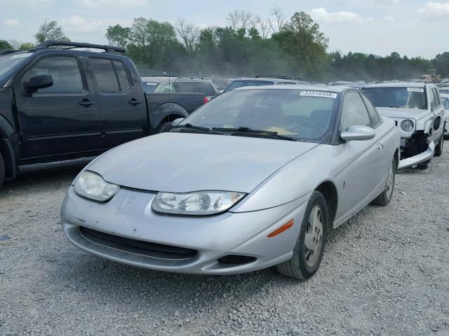 1G8ZY127X2Z133955 - 2002 SATURN SC2 SILVER photo 2