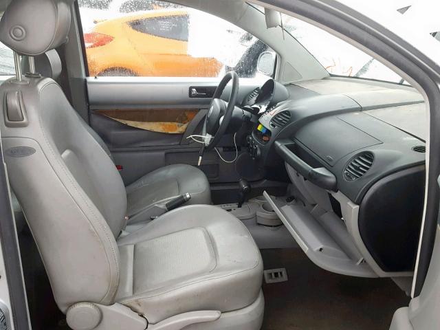 3VWBK31C35M402528 - 2005 VOLKSWAGEN NEW BEETLE Silber Foto 5