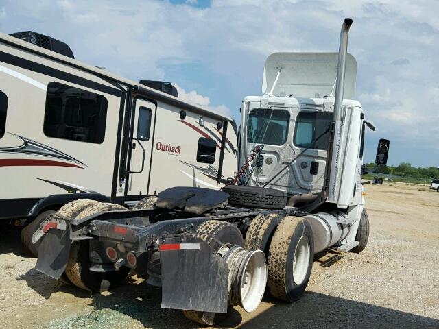 1FUJGECK8BSAV9892 - 2011 FREIGHTLINER CASCADIA 1 WHITE photo 4