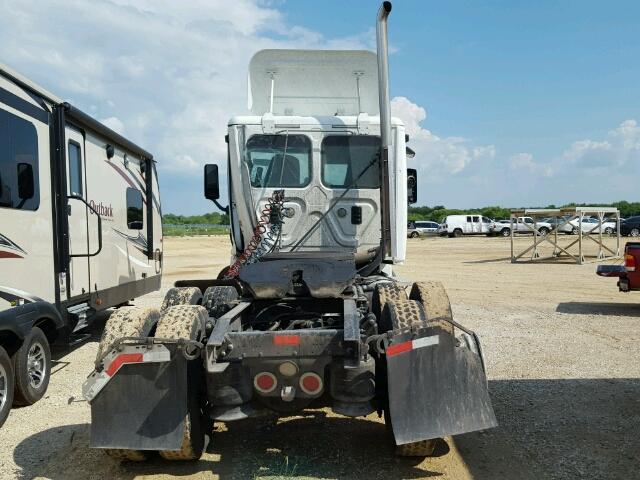 1FUJGECK8BSAV9892 - 2011 FREIGHTLINER CASCADIA 1 WHITE photo 6