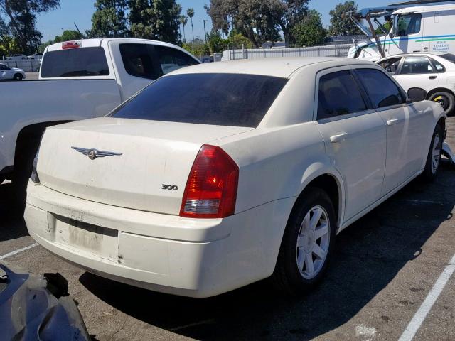 2C3KA43R97H846175 - 2007 CHRYSLER 300 WHITE photo 4