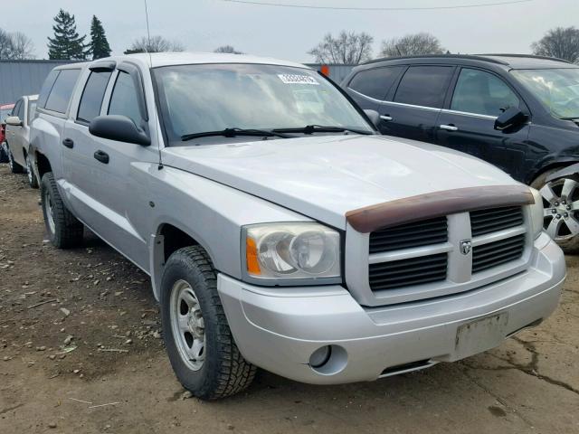 1D7HW28P67S199526 - 2007 DODGE DAKOTA QUA SILVER photo 1