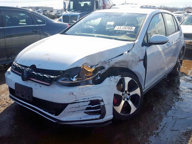 3VW447AU1JM295184 - 2018 VOLKSWAGEN GTI S/SE WHITE photo 2