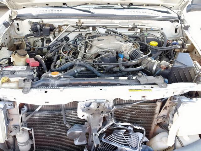 5N1ED28T71C540882 - 2001 NISSAN XTERRA XE WHITE photo 7