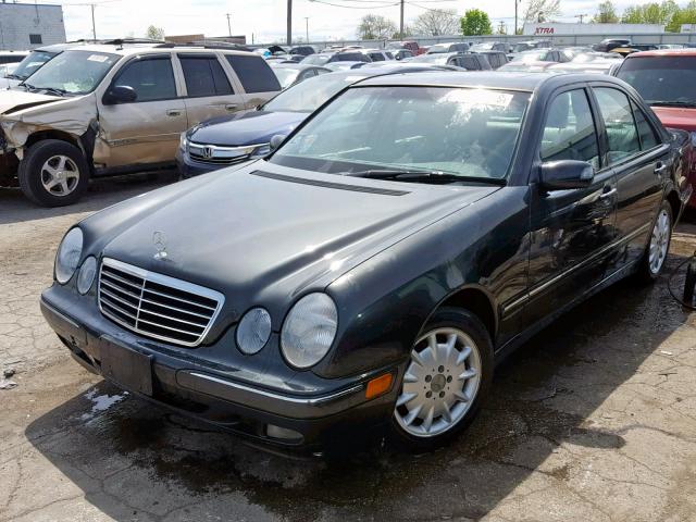 WDBJF65J51B372249 - 2001 MERCEDES-BENZ E 320 BLACK photo 2