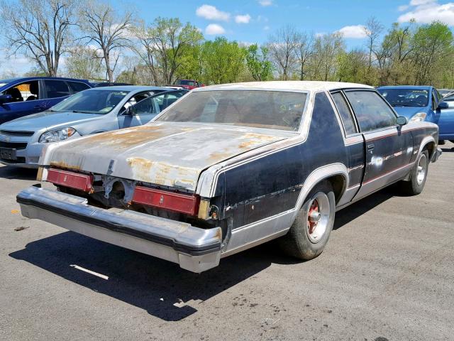 3N37K7M337577 - 1977 OLDSMOBILE DELTA 88 SILVER photo 4