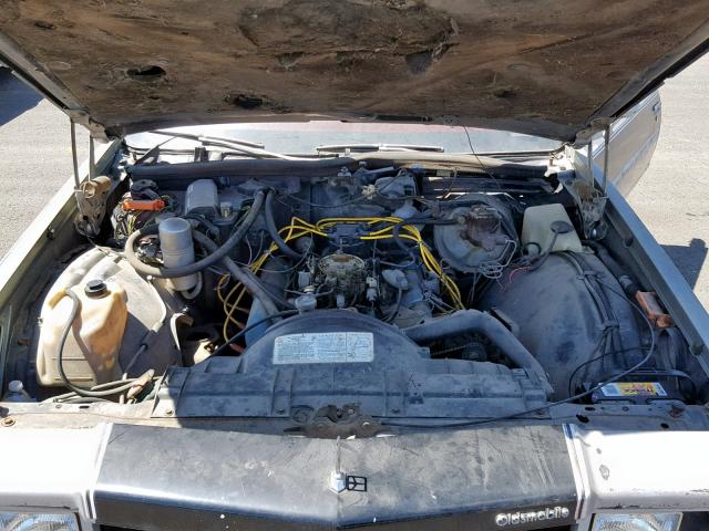 3N37K7M337577 - 1977 OLDSMOBILE DELTA 88 SILVER photo 7