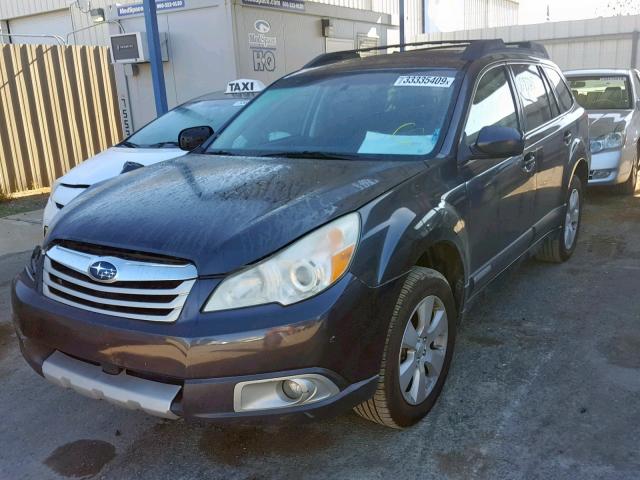 4S4BRDKC7B2407135 - 2011 SUBARU OUTBACK 3. GRAY photo 2