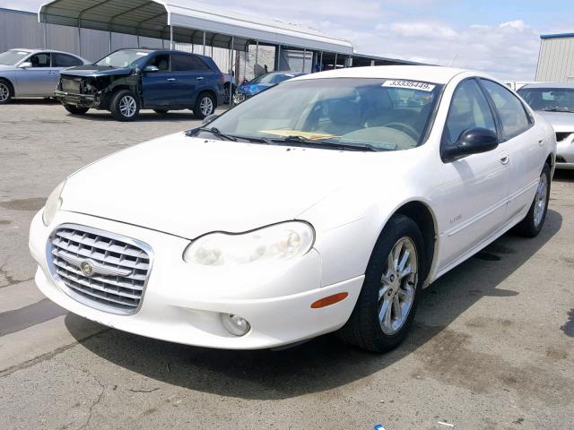 2C3HC56G9XH238371 - 1999 CHRYSLER LHS WHITE photo 2