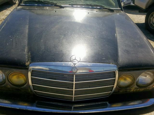 WDBAB23A7DB362141 - 1983 MERCEDES-BENZ 240 D BLACK photo 7