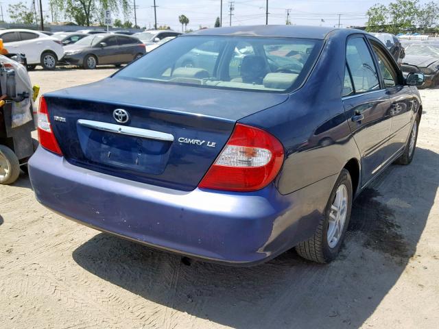 JTDBE32K530186438 - 2003 TOYOTA CAMRY LE BLUE photo 4