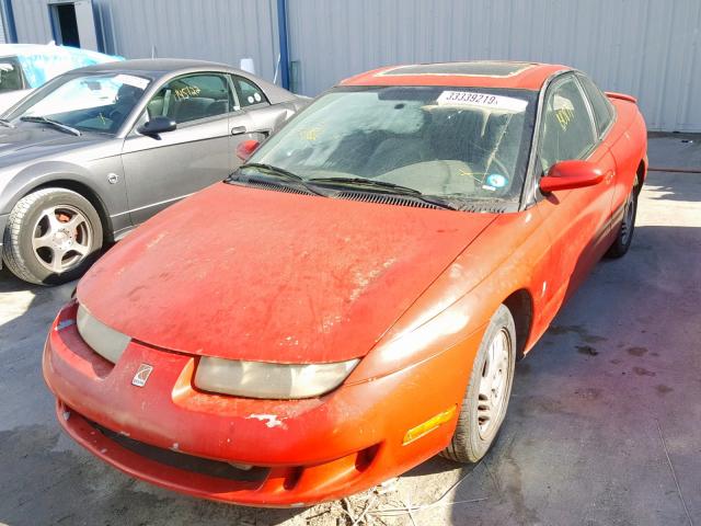 1G8ZY1278YZ125443 - 2000 SATURN SC2 RED photo 2