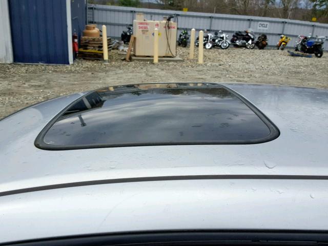 2HGES267X3H526329 - 2003 HONDA CIVIC EX SILVER photo 9