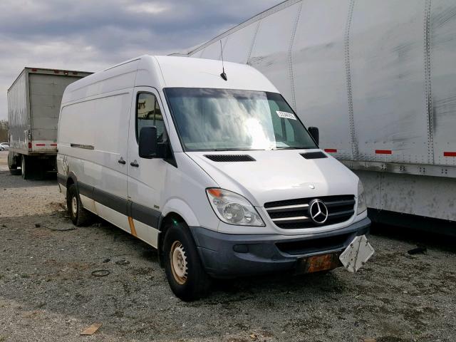 WD3PE8CB0B5587022 - 2011 MERCEDES-BENZ SPRINTER 2 WHITE photo 1