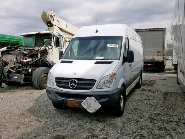 WD3PE8CB0B5587022 - 2011 MERCEDES-BENZ SPRINTER 2 WHITE photo 2