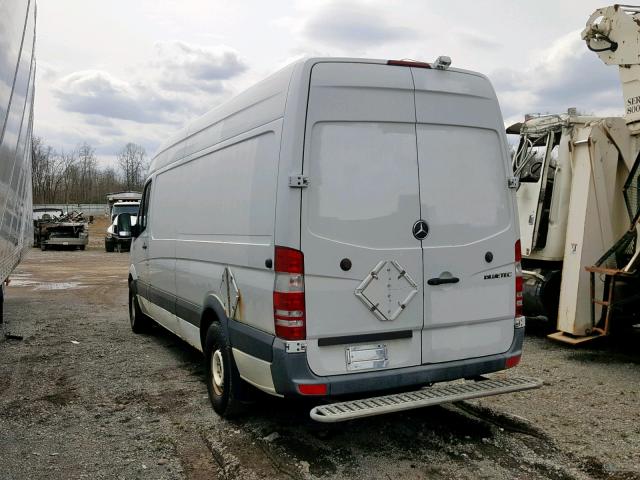 WD3PE8CB0B5587022 - 2011 MERCEDES-BENZ SPRINTER 2 WHITE photo 3