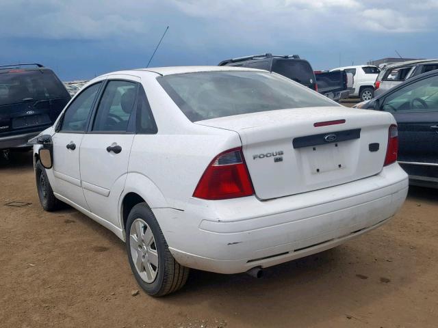 1FAFP34N07W189923 - 2007 FORD FOCUS ZX4 WHITE photo 3