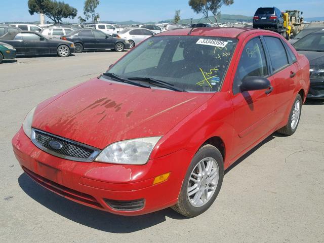 1FAFP34N15W227284 - 2005 FORD FOCUS ZX4 RED photo 2