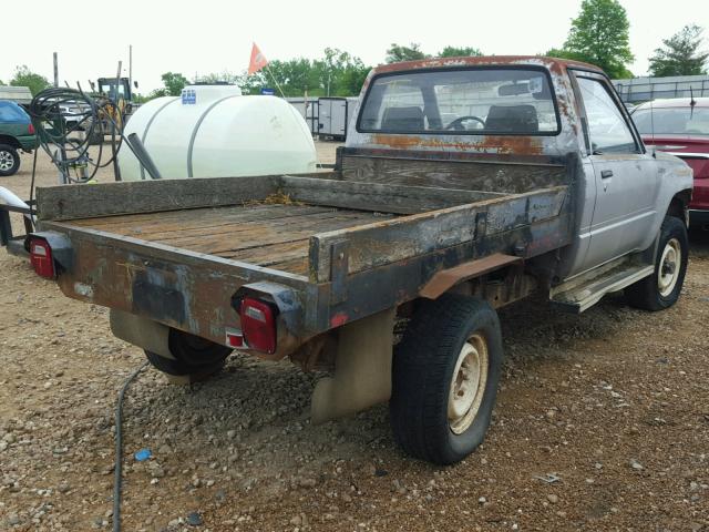 JT4RN64PXH5062832 - 1987 TOYOTA PICKUP RN6 SILVER photo 4