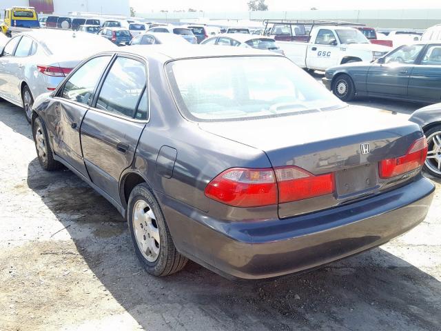 1HGCG6655XA007756 - 1999 HONDA ACCORD LX  photo 3