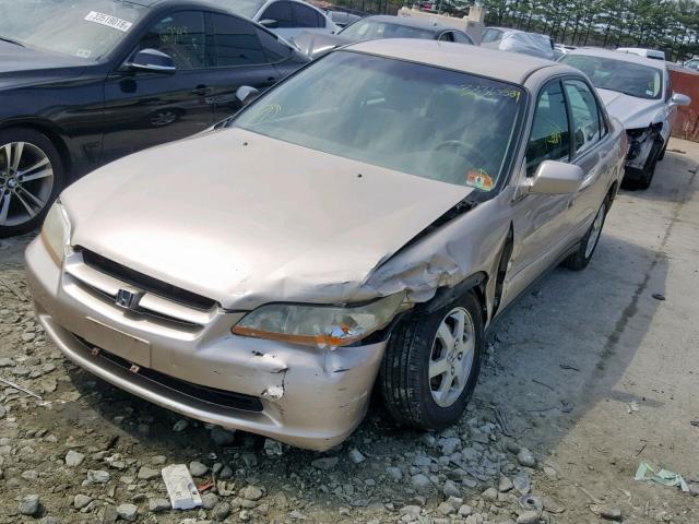 1HGCG5679YA110045 - 2000 HONDA ACCORD GOLD photo 2