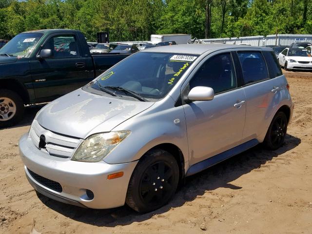 JTKKT624640068496 - 2004 TOYOTA SCION XA SILVER photo 2