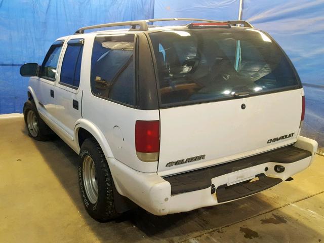 1GNDT13WX2K115542 - 2002 CHEVROLET BLAZER WHITE photo 3