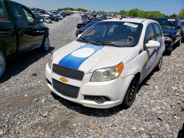 KL1TD6DE3BB154744 - 2011 CHEVROLET AVEO LS WHITE photo 2