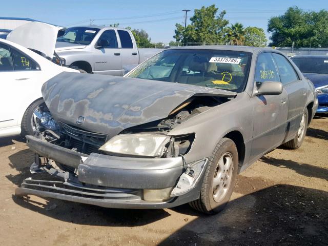 JT8BF28G7W5017859 - 1998 LEXUS ES 300 GRAY photo 2