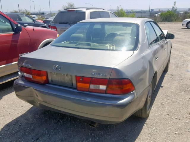 JT8BF28G7W5017859 - 1998 LEXUS ES 300 GRAY photo 4