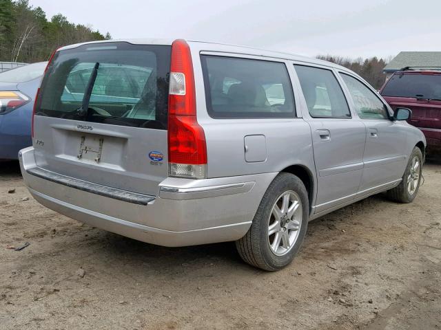 YV1SW592051510563 - 2005 VOLVO V70 FWD SILVER photo 4