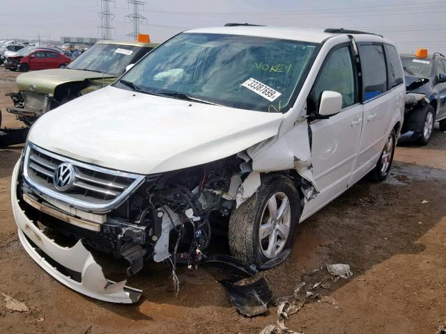 2V4RW3DG1BR670847 - 2011 VOLKSWAGEN ROUTAN SE WHITE photo 2